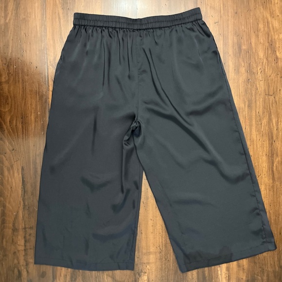 DKNY Wide Leg Cropped Satin Pants Size Large New Navy Flowy Dressy Business NWT - Picture 3 of 11